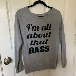 Tunic sweater with script